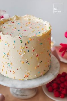 Bakery Themed Cake, Simple Cake With Sprinkles, Simple Sprinkle Cake, Vanilla Cake With Sprinkles, Sprinkles Wedding Cake, Small Confetti Cake, White Birthday Cake With Sprinkles, Simple Sprinkle Birthday Cake, Pastel Sprinkle Cake