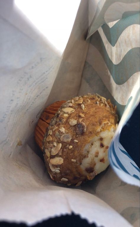 Pumpkin Muffin Starbucks, Pumpkin Muffin Aesthetic, Pumpkin Muffins Aesthetic, Starbucks Fall Aesthetic, Pumpkin Cream Muffins, Autumn Ambience, September Aesthetic, Autumn 23, Pumpkin Girl