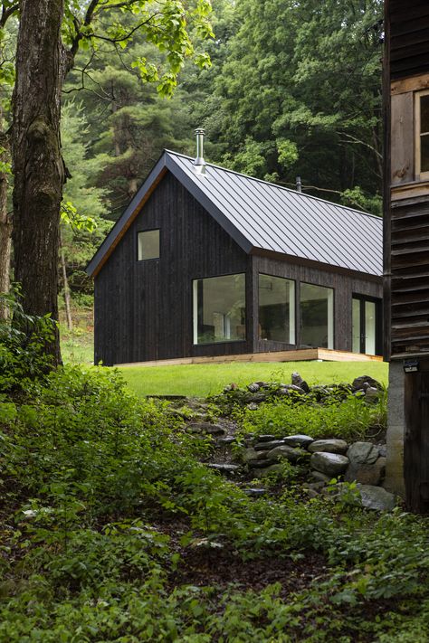 Longhouse I — Landwell Homes Modern Longhouse, Scandinavian Longhouse, Scandinavian Cottage Exterior, Scandinavian Home Exterior, Scandinavian House Exterior, Country Farmhouse Exterior, Nordic Cottage, Cabin Build, Norwegian House