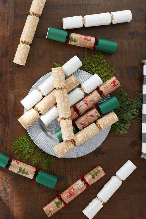 British Christmas Crackers, British Christmas Decorations, Christmas Poppers, Christmas Popper, Holiday Crackers, British Christmas, 17th Birthday Ideas, Uk Christmas, English Christmas