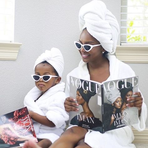 Mommies deserve luxury too 💅🏾 ft G3 Hair Collection Essentials As a mom/wife/business owner sometimes wearing hats and pouring into everyone can cause you to forget to pour into yourself. Here’s your reminder 😘 G3 Hair Collection - Providing Luxury for the mommies How are you going to pour into yourself this week? #blackmompreneur #mompreneur #momlife #blackmomsblog #blackmomskillingit #blackmomsbelike #luxurymom Pregnancy Ootd, Spa Photoshoot, Mother Daughter Spa, Mommy Daughter Photography, Mommy Daughter Photoshoot, Daughter Photo Ideas, Mommy Daughter Photos, Daughter Photoshoot, Mother Daughter Photoshoot