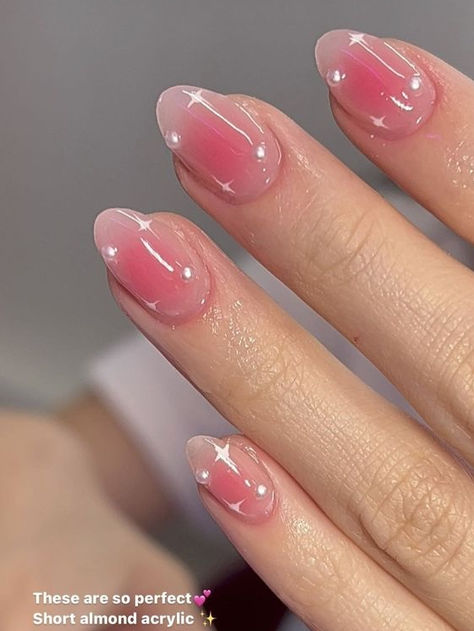 Korean blush nails Short Nail Designs For Work, Blush Nails With Charms, Ombre Circle Nails, Pink Nails No Charms, Cute Korean Nails Almond, How To Do Blush Nails, Pink Simple Nail Designs, Saranghoes Nails, Blush Gel Nails