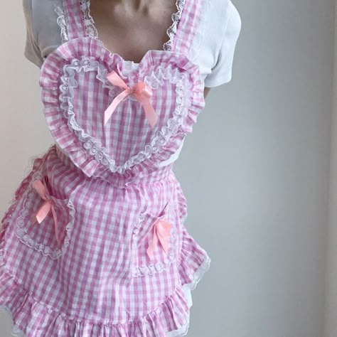 Heart Apron, Fairy Wishes, Pink Cottagecore, Pink Apron, Corset Costumes, Cute Aprons, Maid Dress, Pink Gingham, Pink Outfits