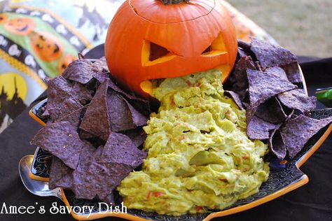 Fun Halloween Food Ideas, Halloween Appetizers For Adults, Snack Halloween, Adult Halloween Party Decorations, Plat Halloween, Menu Halloween, Läskig Halloween, Halloween Party Food Ideas, Parties Food