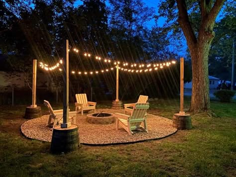 Outdoor Family Area Ideas, Back Years Ideas, Rustic Bonfire Pit Ideas, Farmhouse Outdoor Fire Pit, Pallet Fire Pit Seating, Outside Bonfire Ideas, Backyard Ideas For Wooded Area, Acreage Yard Ideas, Outside Fire Pit Area