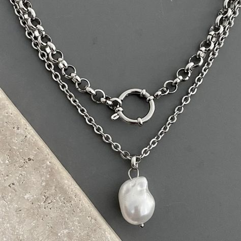 RMJewelryStudio - Etsy Chunky Silver Necklace, Necklace Extender, Photo Pendant, Steel Chain, Jewelry Studio, Metal Pendant, Gorgeous Necklaces, Layered Necklaces, Faux Pearl