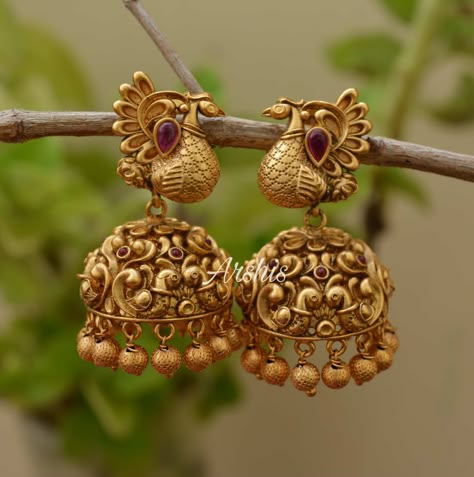 Buy Earrings Online, Gold Jhumka Earrings, Gold Temple Jewellery, Gold Pearl Jewelry, Indian Jewelry Earrings, Gold Mangalsutra Designs, Jewelry Set Design, Beautiful Peacock, Antique Bridal Jewelry