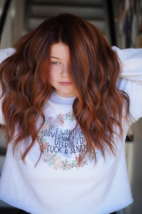 Shadow Roots Red Hair, Dark Roots Red Ends, Cowboy Copper Ombré, Cooper Hair Color With Dark Roots, Copper Hair With Shadow Root Dark, Red Hair With Root Smudge, Copper Halo Hair, Low Maintenance Red Hair, Cowgirl Copper Balayage