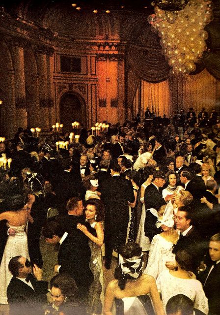 Lee Radziwill dancing at Truman Capote's Black and White Ball, 1966/••••Jackie's half sister or some such. At one time she was married to an undistinguished Prince of some European country and it was Princess Lee. The marriage didn't last and no one knew what to call her. Black And White Ball, Lee Radziwill, A Night At The Opera, Masked Ball, Truman Capote, Black Tie Affair, Plaza Hotel, The Great Gatsby, White People