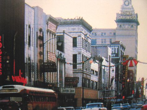 Youngstown Ohio Downtown 1950's | Federal Street looking Wes… | Flickr Ohio Christmas, Youngstown Ohio, Street Look, Small Towns, Vintage Photos, Theater, Times Square, Ohio, Photo Sharing