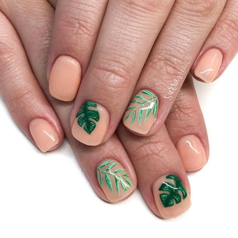 Leaf Nail Art Designs, Leaf Nails, Leaf Nail Art, Hawaiian Nails, Green Tea Face Mask, Neutral Nail Color, Gel Face Mask, Lip Art Makeup, Thanksgiving Nail Art