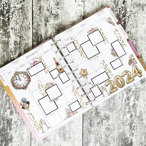 New Years Planner Layout, Happy Planner Fitness Layout Ideas, January Happy Planner Layouts, January Planner, Planner Spread Inspiration, Planner Monthly Layout, Year Scrapbook, 2025 Planner, Planner Designs