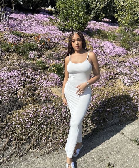 Twitter Jordyn Woods Outfits, Cute Outfits For Plus Size, Jordyn Woods Style, Woods Outfit, Dr Characters, Snow Cream, Jordyn Woods, Feminine Women, Effortlessly Chic Outfits