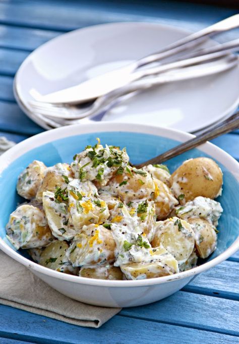 Potato Salad With Mayo, Jamie Oliver Potatoes, Salad With Mint, Potato Salad Recipe Easy, Easy Potato Salad, Trending Recipes, Appetizer Salads, Potatoe Salad Recipe, Cooking Light