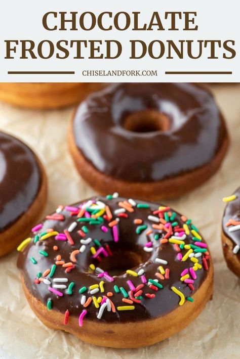 Chocolate Glaze Icing, Icing That Hardens, Donut Calories, Breakfast Donuts, Glaze Icing, Yeast Donuts, Homemade Donuts Recipe, Breakfast Vegan, Chocolate Glazed Donuts