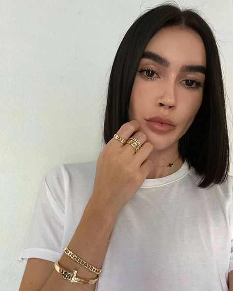 Brittany Xavier, Short Hair Outfits, Smink Inspiration, Bob Lace Front Wigs, Short Blonde Hair, Cut My Hair, Arm Candy, Braid Styles, Fashion Makeup