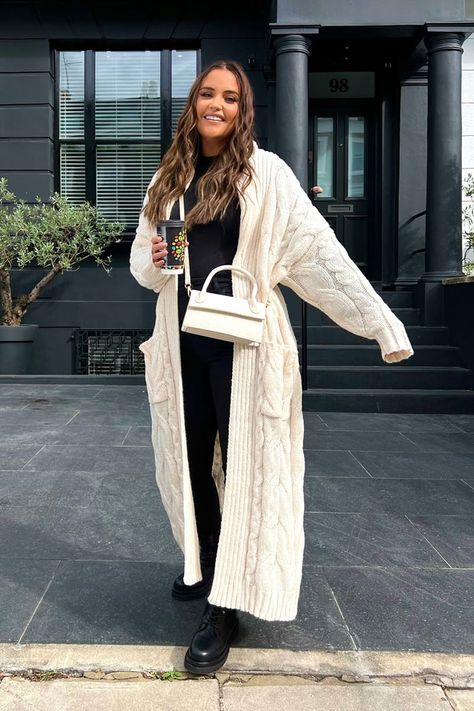 JAC JOSSA CREAM CHUNKY CABLE KNIT LONGERLINE COATIGAN Cream Long Cardigan Outfit, Long Cream Cardigan Outfit, Dubai Fits, Long Cardigan Outfit, Jacqueline Jossa, Jac Jossa, Celebs Without Makeup, Plus Size Workwear, Figure Flattering Dresses