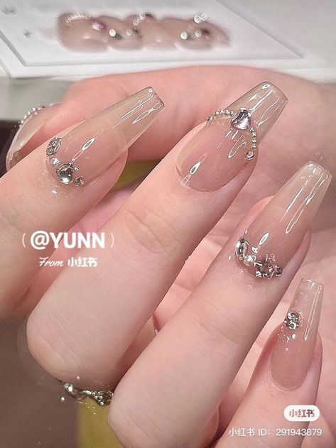 French Tip Nails With Stones, Nail Bayo, Nail Piercing Jewelry, Silver Nails With Gems, Red Jewel Nails, Asian Nails Korea, Nail With Gems, Asian Acrylic Nails, Rich Girl Nails