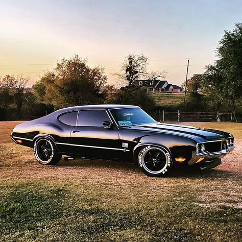 Cutlass Car, 1970 Oldsmobile 442, Rad Racer, Concept Cars Vintage, Cars Drive, Classic Cars Chevy, Old Muscle Cars, Oldsmobile 442, Old Ford Trucks