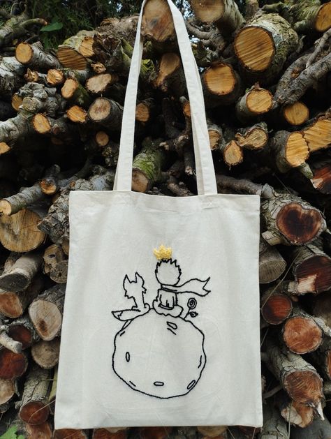 Tote bag bordada a mano. Para pedidos y más información, visita mi Instagram @harual_bags Reusable Tote, Tote Bags, Reusable Tote Bags, Prince, Tote Bag, Instagram, Design