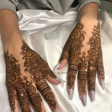 #hennaart #hennaart #hennadesigns #mhendi Wedding Henna Bridesmaid, Mehedi Design Gorgeous, Mendhi Designs Heavy, Heavy Mendhi Designs, Henna Designs Heavy, Heavy Henna Designs, Inner Hand Mehndi Designs, Mehndi Designs Heavy, Heavy Mehndi Designs