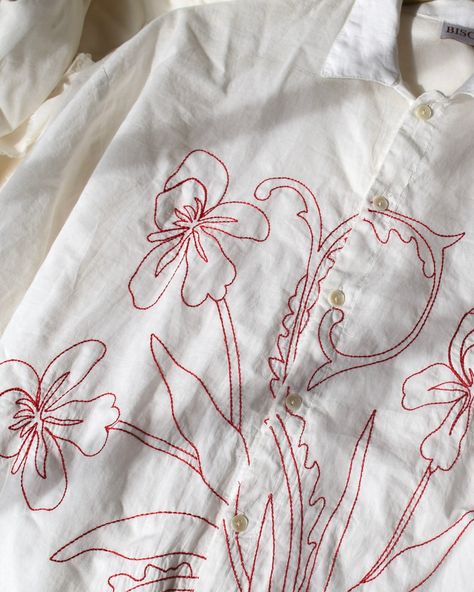 Sakura Shirt 🍎🤍 Embrace simplicity with elegance—this minimal white shirt comes alive with delicate red floral embroidery, creating a graceful contrast. Perfect for those who believe that less is more. Dm for more details or check the link in the bio . . . #embroidery #whiteshirt #minimalshirt #whiteshirts #embroidered #japanese #fashion #minimalstyle #vacationshirt Minimal Embroidery, Vacation Shirts, White Shirts, Less Is More, Japanese Fashion, Minimal Fashion, Red Floral, Floral Embroidery, White Shirt