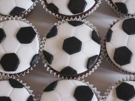 Football Cupcakes  #cupcake #decorating #sports #football #soccer Spurs Cake, Real Madrid Cake, Soccer Cupcakes, Football Cupcake, Baby Shower Cupcakes For Girls, Football Cupcakes, Soccer Cake, Raspberry Cupcakes, Pop Cupcakes