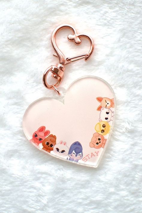 Skzoo Keychain, Stray Kids Keychain, Skz Merch, Stray Kids Fashion, Kids Zoo, Kpop Diy, Kids Fans, Acrylic Keychains, Heart Keychain