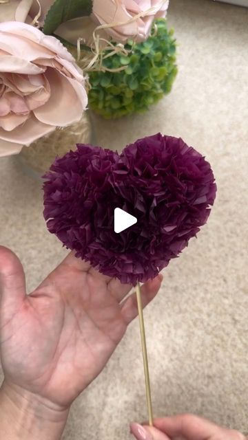 How To Make Flower By Paper, New Crafts For 2024, Heart Arts And Crafts, How To Make Flowers Out Of Paper, Heart Craft Ideas, Diy Flowers Paper, Flowers Craft Ideas, Diy Flower Decorations, Flowers In Paper