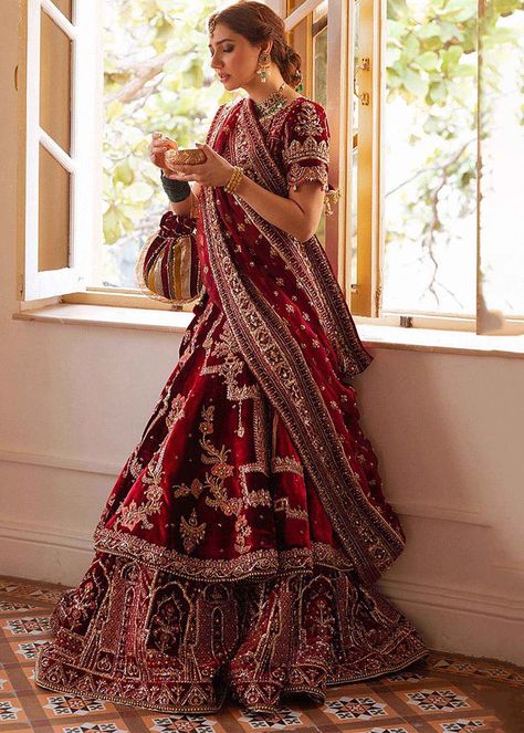 Bridal Dresses Ideas, Lehenga Red, Indian Bridal Lehenga, Mahira Khan, Bridal Dresses Pakistan, Bridal Lehenga Red, Ayeza Khan, Red Lehenga, Pakistan Fashion