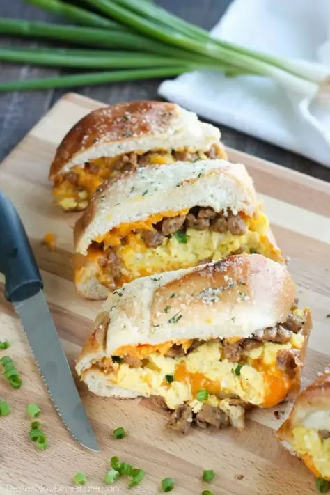 French Bread Breakfast, Stuffed French Bread, Huge Breakfast, Stuffed French Toast Recipe, Company Recipes, Breakfast Roll, Soft Scrambled Eggs, Rhodes Bread, Breakfast Loaf