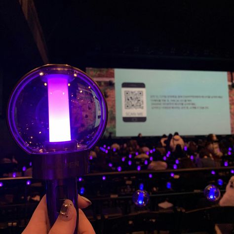 #Enhypen #Engene Enhypen Concert Lightstick, Engene Bong, Enhypen Lightstick, Engene Aesthetic, Enhypen Concert, Kpop Concert Outfit, Korean Picture, Goal Board, Black Pink Background