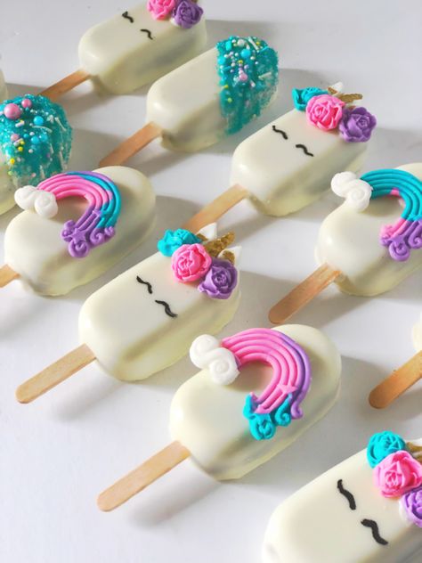 Unicorn Cakesicles, Cake Pop Decorating, Diy Kids Furniture, Old Lanterns, Cute Desserts, Unicorn Birthday Parties, Sweets Treats, Unicorn Birthday, Popsicles