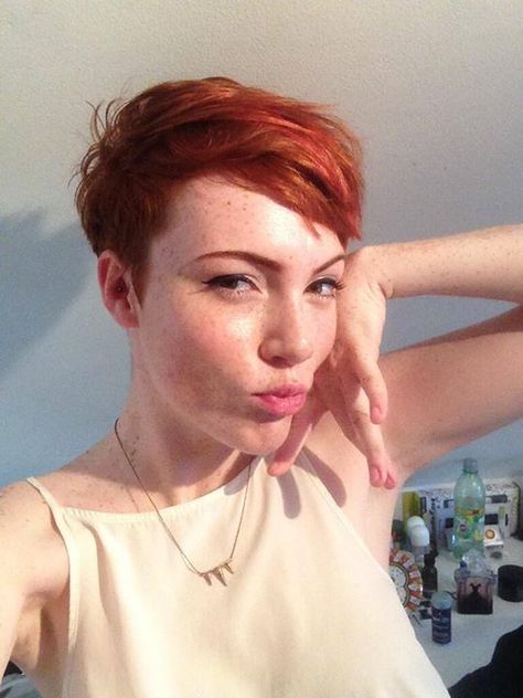 Chloe Howl, Short Copper Hair, Pixie Bob Hair, Hairstyles Pixie, Pixie Bob Hairstyles, Red Pixie, Short Red Hair, Workout Hairstyles, Shot Hair Styles