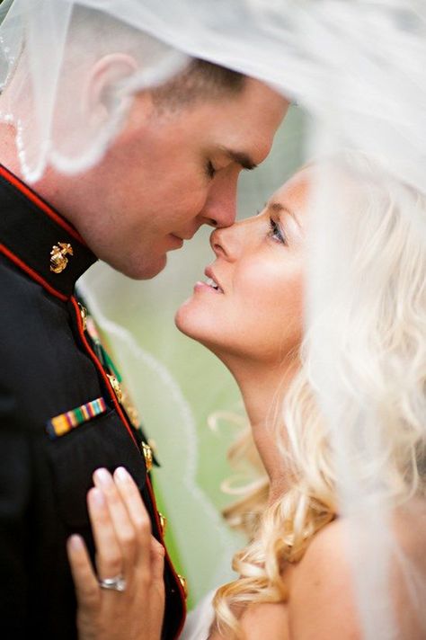 Army Wedding, Marine Wedding, Military Photography, Military Couples, Cinderella Story, Military Wedding, Pose Fotografi, Military Love, Focus Photography