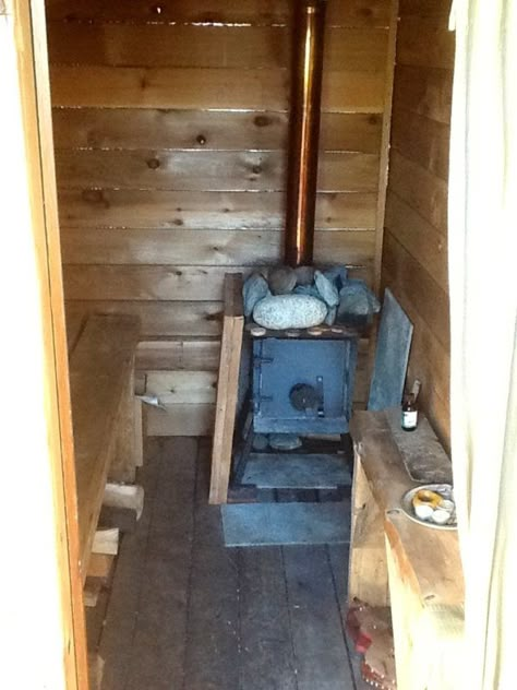 micro-sauna-pop-up-shelter-5 Small Sauna Ideas, Outdoor Shower Toilet, Wood Fired Hot Tub Diy, Sauna Wood Stove, Rustic Saunas, Small Sauna, Sauna At Home, Bath House Ideas, Sauna Build