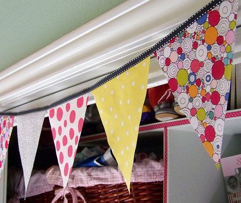 Diy Fabric Banner, Fabric Pennant Banner, Banner Tutorial, Pendant Banner, Cute Dorm, Dorm Room Bedding, Flag Garland, Hi Sugarplum, Fabric Pendant