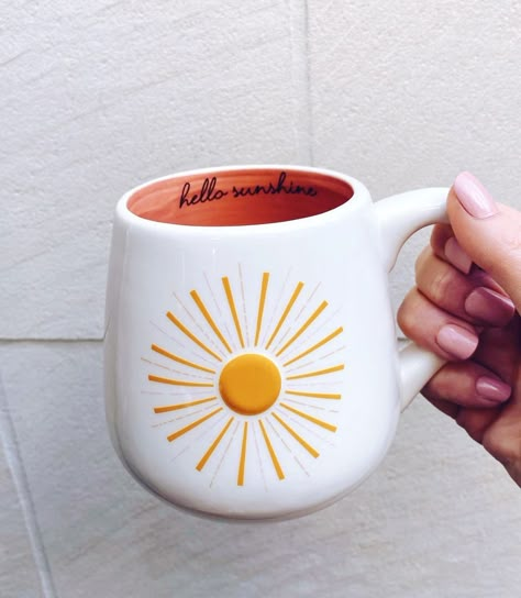 Paint Pottery Mug, Clay Cafe Painting Ideas, Pintar Tazas Ceramica Ideas, Cute Mug Painting Ideas, Painting Pottery Ideas Easy, Pottery Painting Ideas Easy, Sun Mug, Heart Canvas Art, Ceramic Cafe