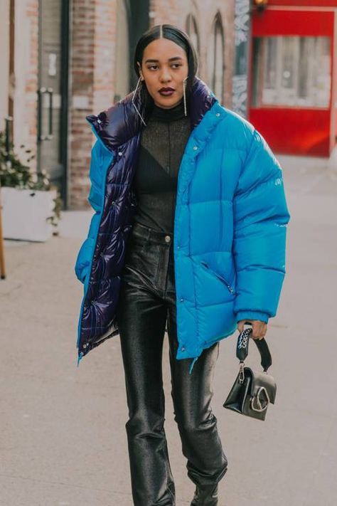 What to Wear When It's 5 Degrees Out | Who What Wear UK 40 Degree Weather Outfit, Spring Work, New York Street Style, Quoi Porter, Collage Vintage, Looks Street Style, Classic Jeans, Winter Jackets Women, Cool Street Fashion