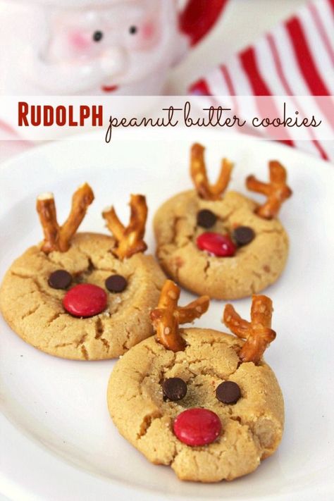 Rudolph Peanut Butter Cookies Recipe - Adorable reindeer shaped cookies for the holidays! Easy to make and fun to eat! Peanut Butter Reindeer Cookies, Rudolph Cookies, Christmas Cookies Kids, Gooey Butter Cookies, Best Holiday Cookies, Xmas Baking, Reindeer Cookies, Best Christmas Recipes, Butter Cookies Recipe