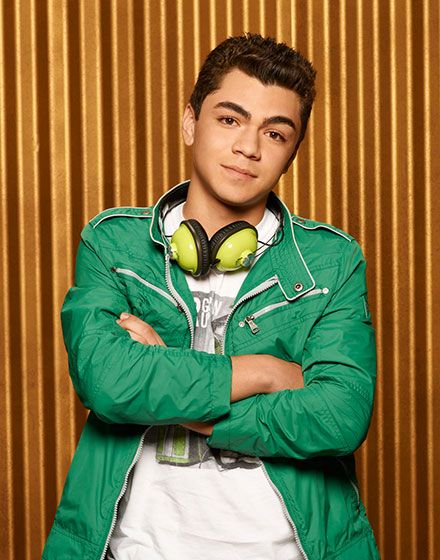 Ty Shake It Up, Ty Blue Shake It Up, Best Tv Characters, Roshon Fegan, Old Disney Channel Shows, 2000s Boys, Shake It Up, Nostalgic Childhood, Up Disney