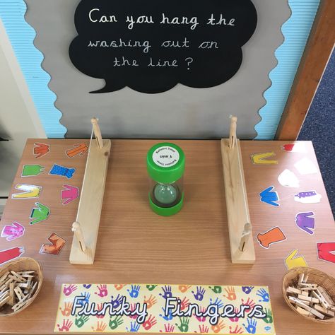 Fine Motor Continuous Provision, Fine Motor Activities For Reception, Year 2 Fine Motor Skills, Finger Gym Eyfs, Eyfs Funky Fingers Activities, Fine Motor Activities Reception, Fine Motor Ideas Eyfs, Finger Gym Ideas, Funky Fingers Eyfs Motor Skills