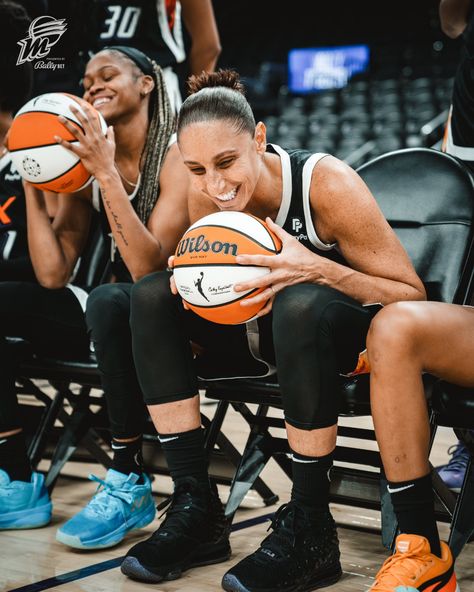 Home / X Phoenix Mercury, Team Pictures, Picture Day, National Basketball Association, Wnba, Sneak Peak, Read Image, Female Athletes, Behind The Scenes