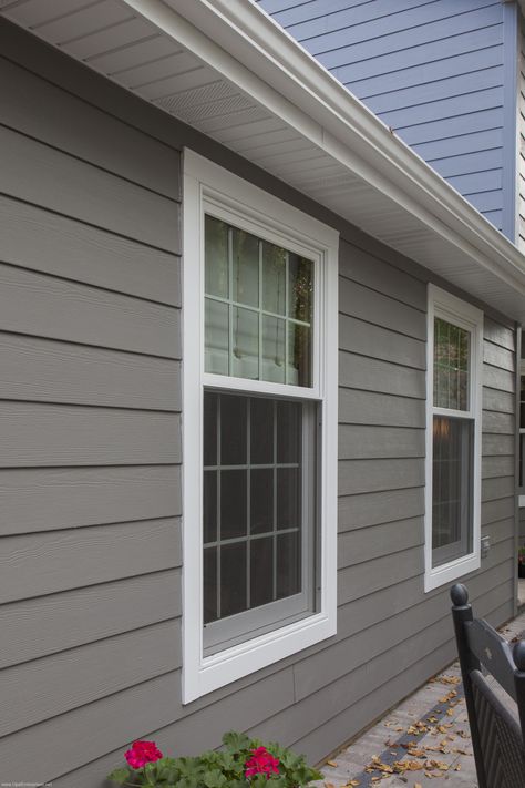 Siding House Exterior, Vynil Siding, Siding House, Hardie Board, James Hardie Siding, Hardie Siding, Exterior House Paint Color Combinations, Window Trim Exterior, James Hardie