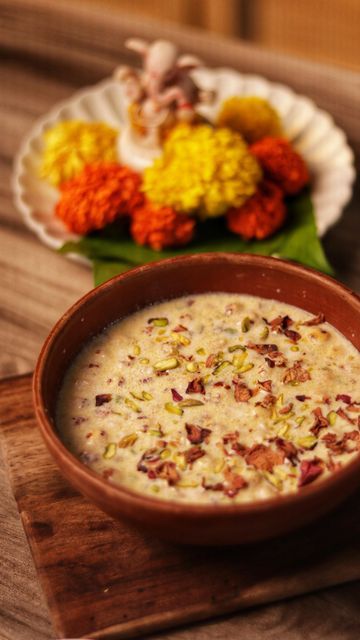 Makhana Kheer, Happy Ganesh, Happy Ganesh Chaturthi, Dried Rose Petals, Cardamom Powder, Ganesh Chaturthi, Ghee, Cashew, Raisin