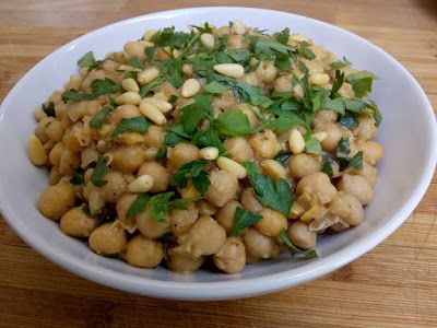 Chickpeas Recipes, Bean Salads, Vegan Mediterranean, Chickpea Recipes, Blog Pictures, Lebanese Recipes, Canned Chickpeas, Bean Salad, Vegetable Stock