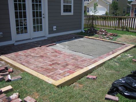 Reclaimed Brick Patio, Diy Brick Patio, Small Brick Patio, Diy Concrete Patio, Cement Ideas, Sunken Patio, Cement Patio, Brick Patio, Concrete Patios