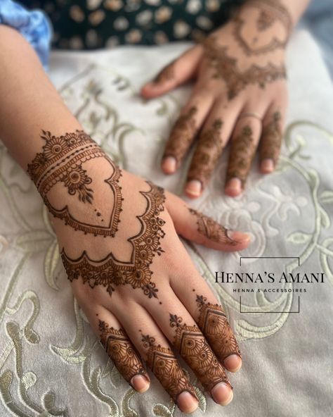 Henna floral 🤍 #henna #henne #hennaday #mariage #wedding Wedding Guest Henna, Henna Floral, Mehndi Ideas, Floral Henna, Wedding Henna, Forever Wedding, Henna Ideas, Wedding Tattoos, Dee Dee