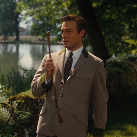 Captain Von Trapp, Georg Von Trapp, Dark Haired Men, Christopher Plummer, Julie Andrews, Princess Aesthetic, Period Dramas, Sound Of Music, Great Hair