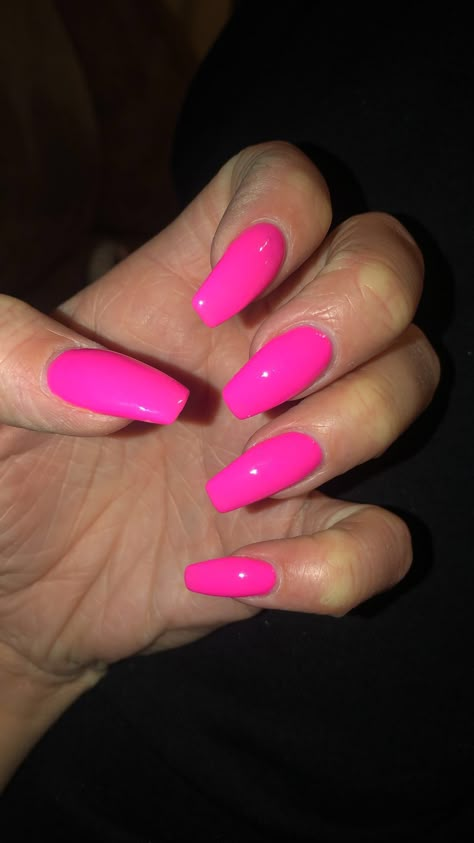 DND Fuchsia Touch 💅🏼💕 Dnd Pink Watermelon, Dnd Neon Pink Gel Polish, Dnd Bright Pinks, Bright Pink Dnd Gel Colors, Neon Dnd Colors, Hot Pink Dnd Gel Polish, Dnd Nail Colors Gel Polish Summer, Barbie Pink Gel Nails, Fuchsia Nails Acrylic